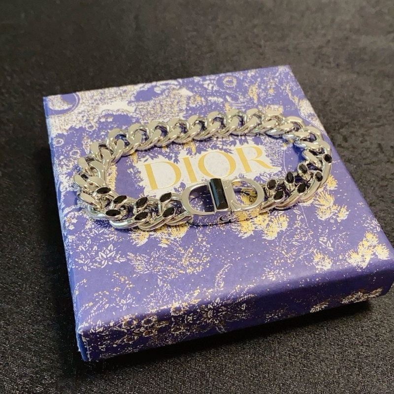 chr1st1an D10r bracelets